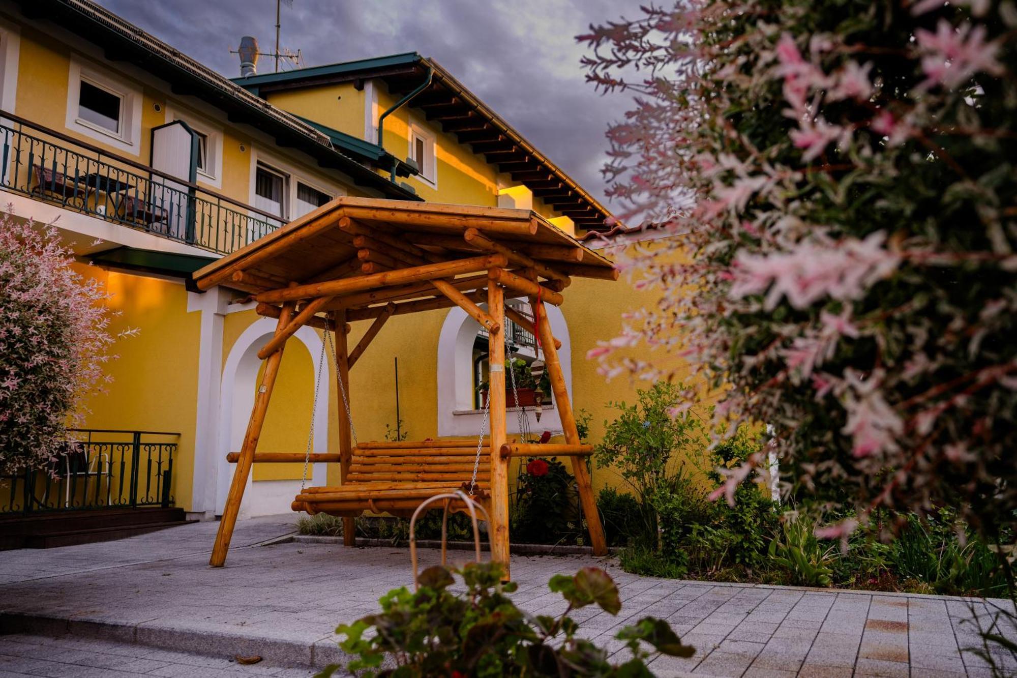 Pension Baumgartner-Berghof Obernberg am Inn ภายนอก รูปภาพ